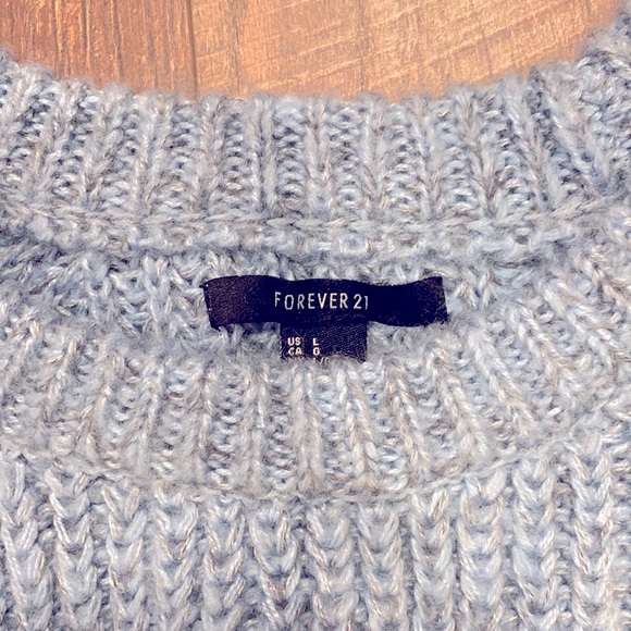 Soft blue cropped sweater sz L - Picture 2 of 2